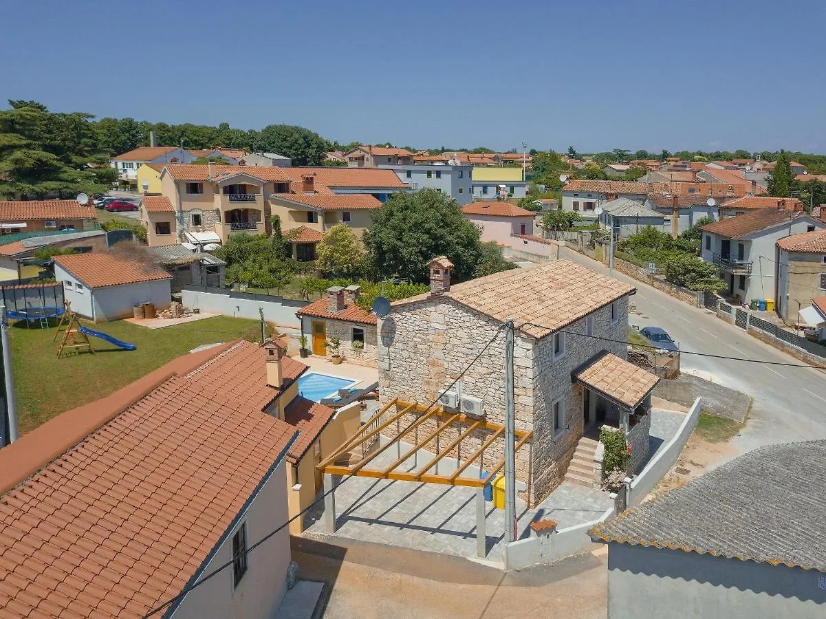 Villa Tonin: Istrian Retreat with Pool and Whirlpool Marcana 0*,