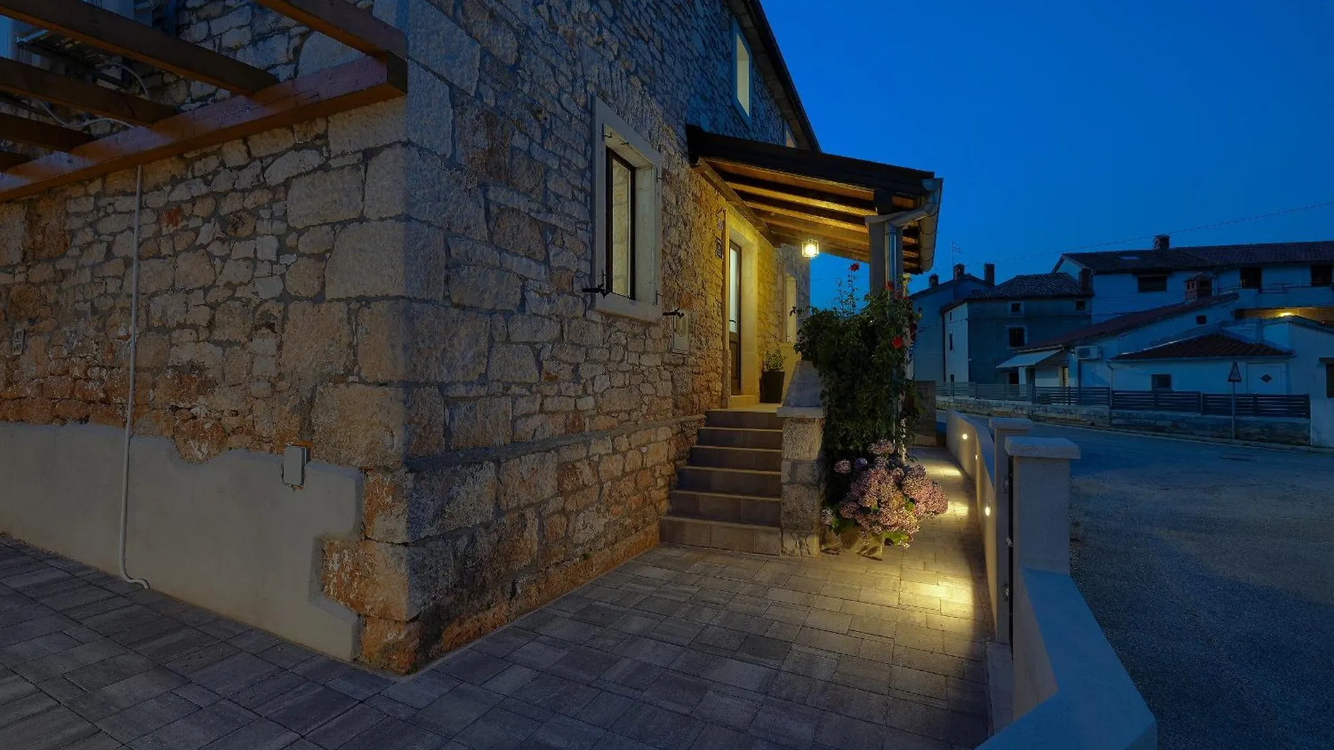 Villa Tonin: Istrian Retreat with Pool and Whirlpool Marcana Croatia