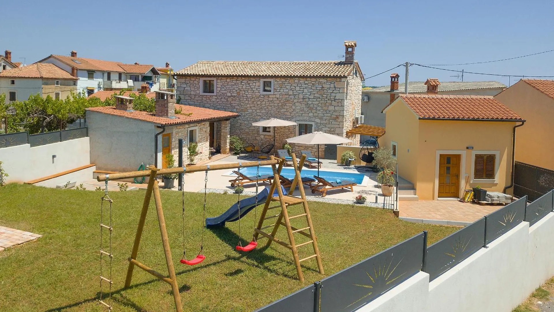 Villa Tonin: Istrian Retreat with Pool and Whirlpool Marcana