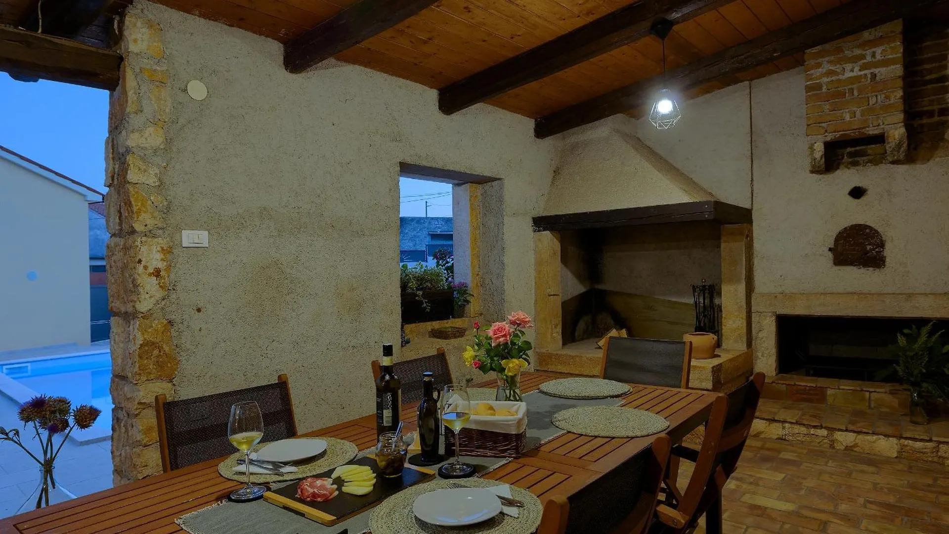 Villa Tonin - House For 6 Guests With Backyard, Pool And Whirlpool In Marcana Istria, Ferienhaus Istrien