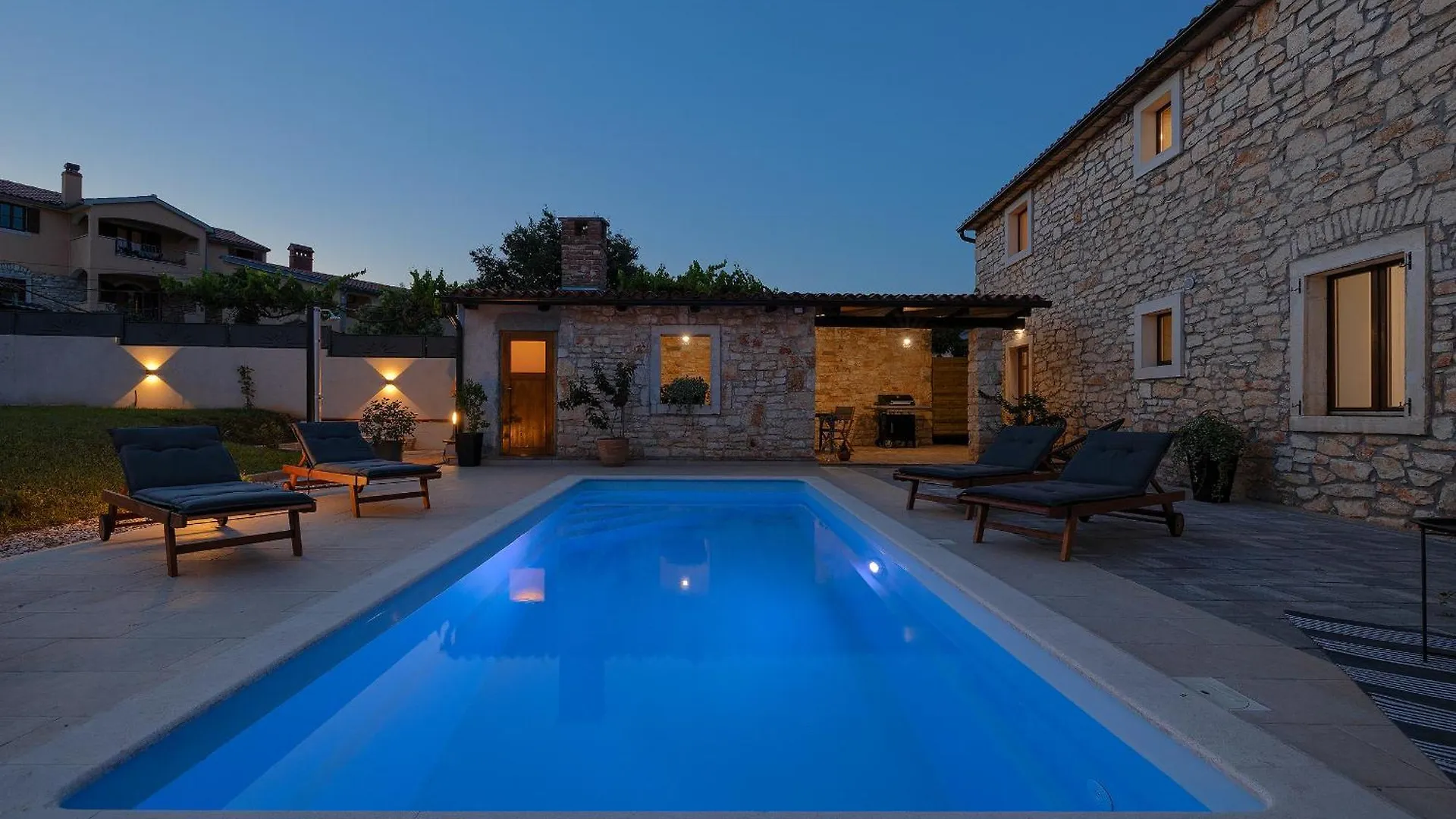Villa Tonin - House For 6 Guests With Backyard, Pool And Whirlpool In Marcana Istria, Ferienhaus Istrien
