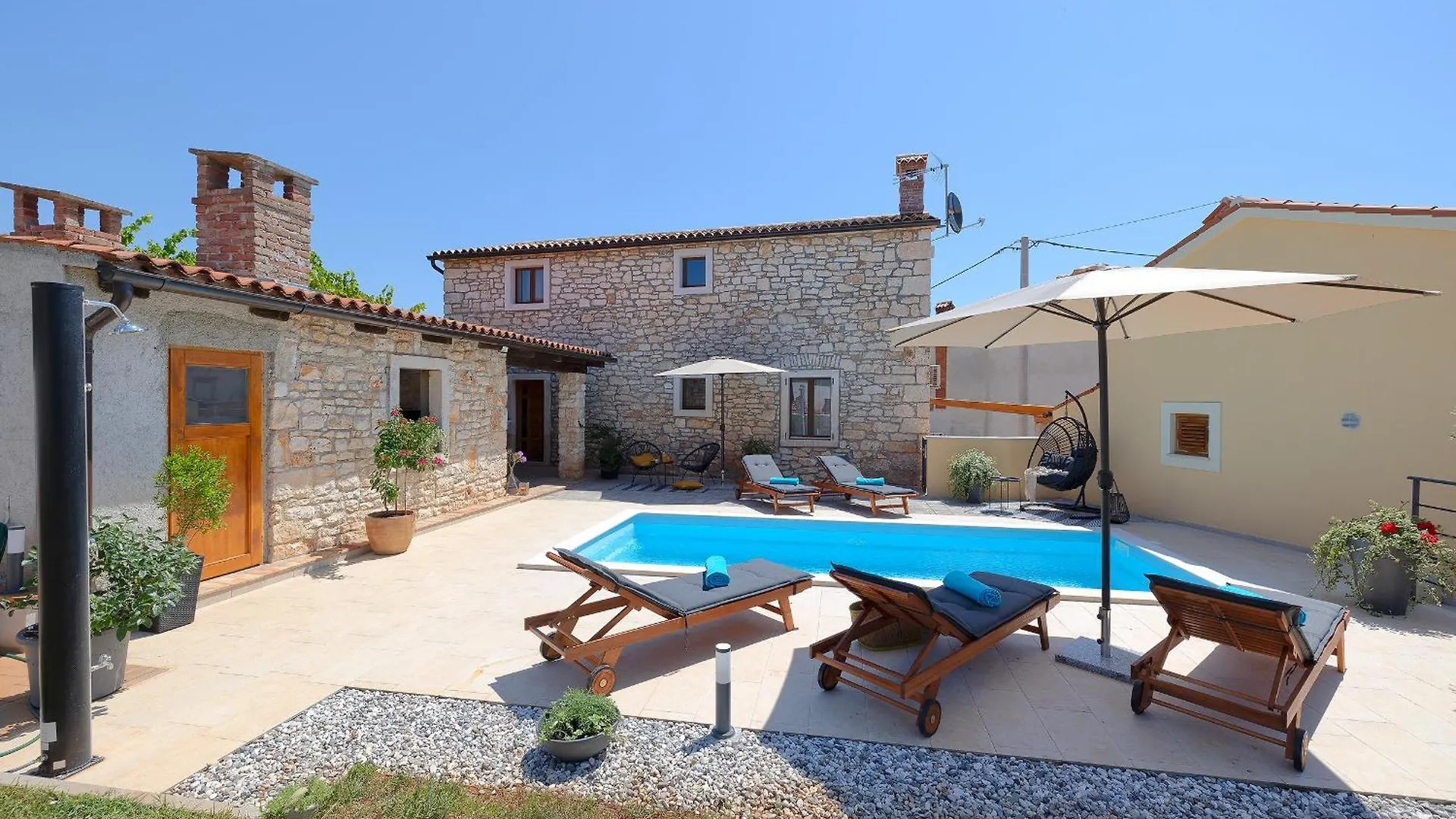Villa Tonin: Istrian Retreat with Pool and Whirlpool Marcana