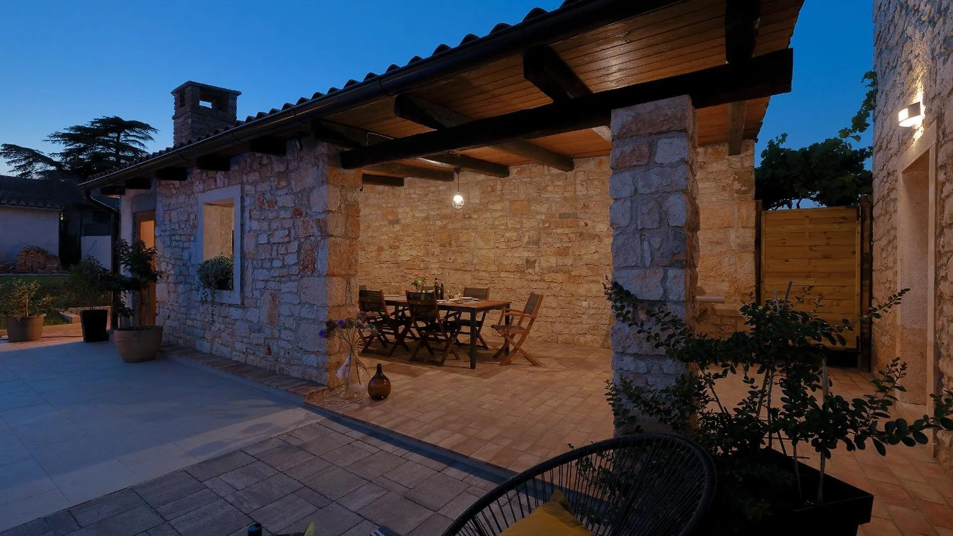 Villa Tonin - House For 6 Guests With Backyard, Pool And Whirlpool In Marcana Istria, Ferienhaus Istrien