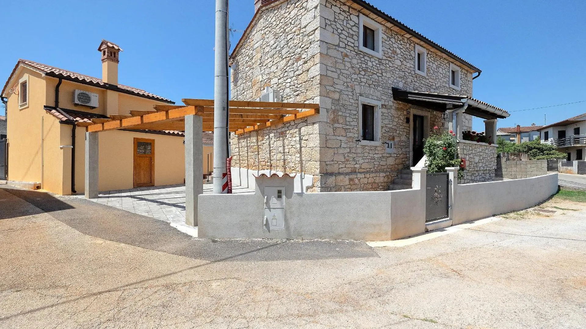 Villa Tonin - House For 6 Guests With Backyard, Pool And Whirlpool In Marcana Istria, Ferienhaus Istrien קרואטיה