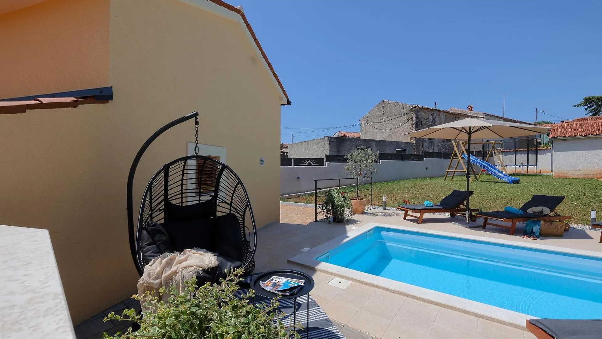Villa Tonin: Istrian Retreat with Pool and Whirlpool Marcana