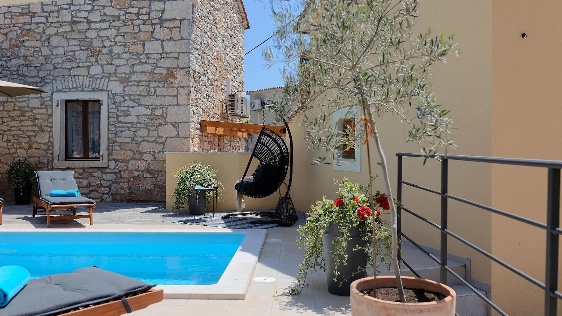 Villa Tonin: Istrian Retreat with Pool and Whirlpool Marcana