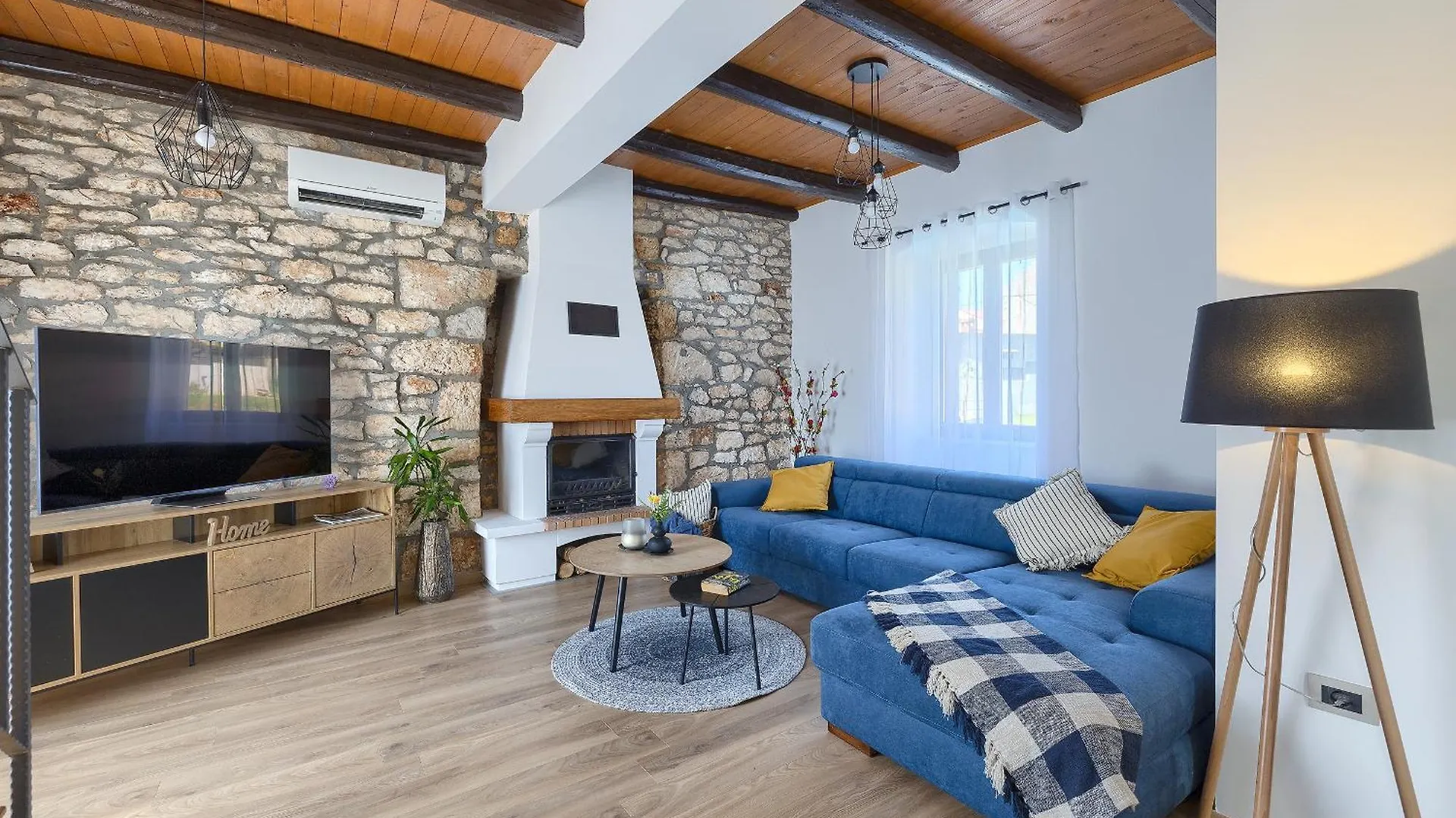 Villa Tonin: Istrian Retreat with Pool and Whirlpool Marcana